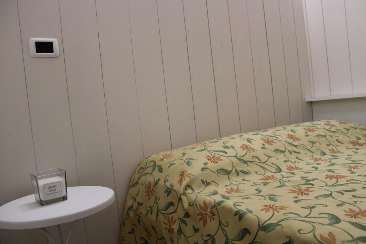 Homely Manerba マネルバ・デル・ガルダ エクステリア 写真